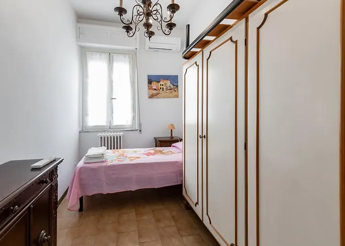 Central Station Terrace Apartment Near The Sea