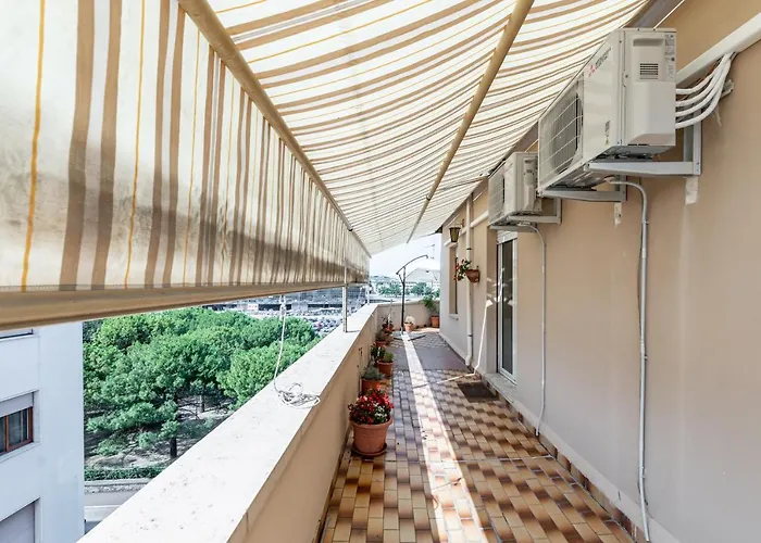 Central Station Terrace Apartment Near The Sea